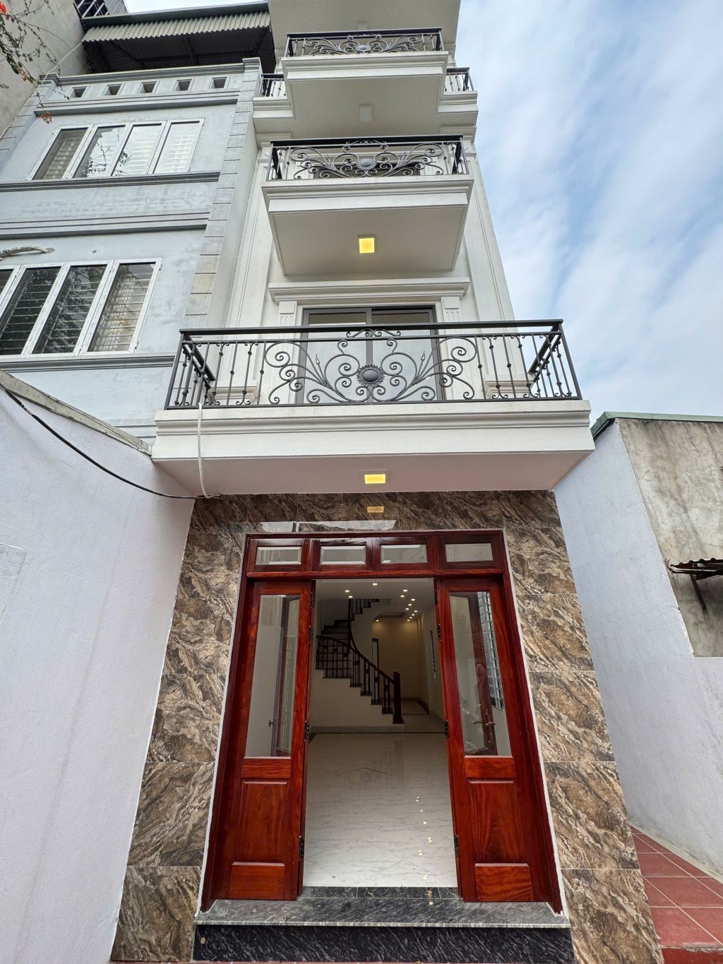 Mặt tiền căn nhà